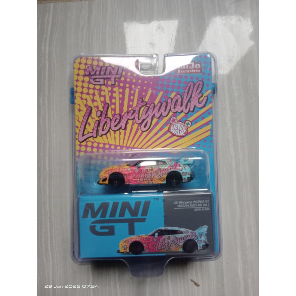 Mini GT Nissan 35GT-RR LBWK Kuma