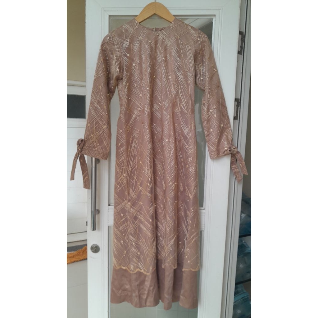 Preloved Gamis Dress Kebaya ukuran S untuk kondangan atau wisuda dengan brukat cantik warna coklat s