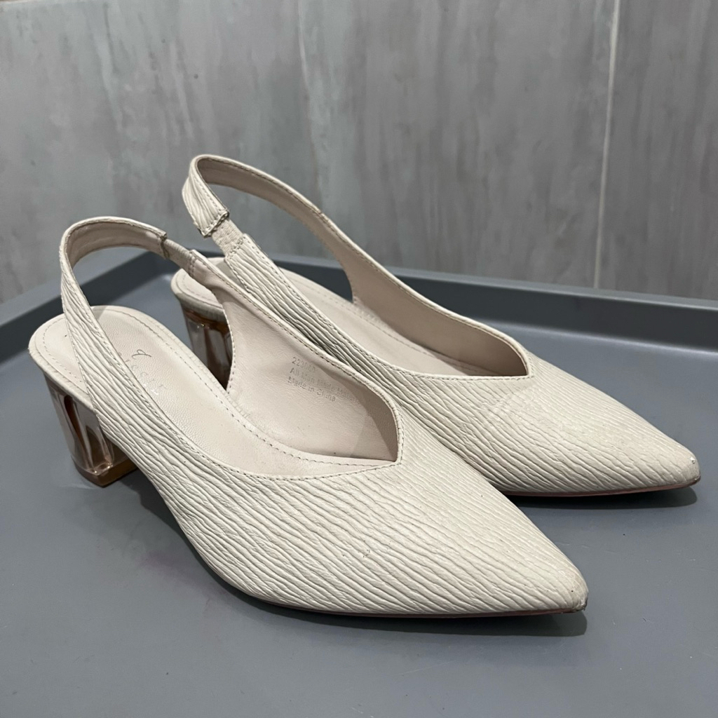 Heels Chrissie Jazette broken white prelove ukuran 36 sepatu payless