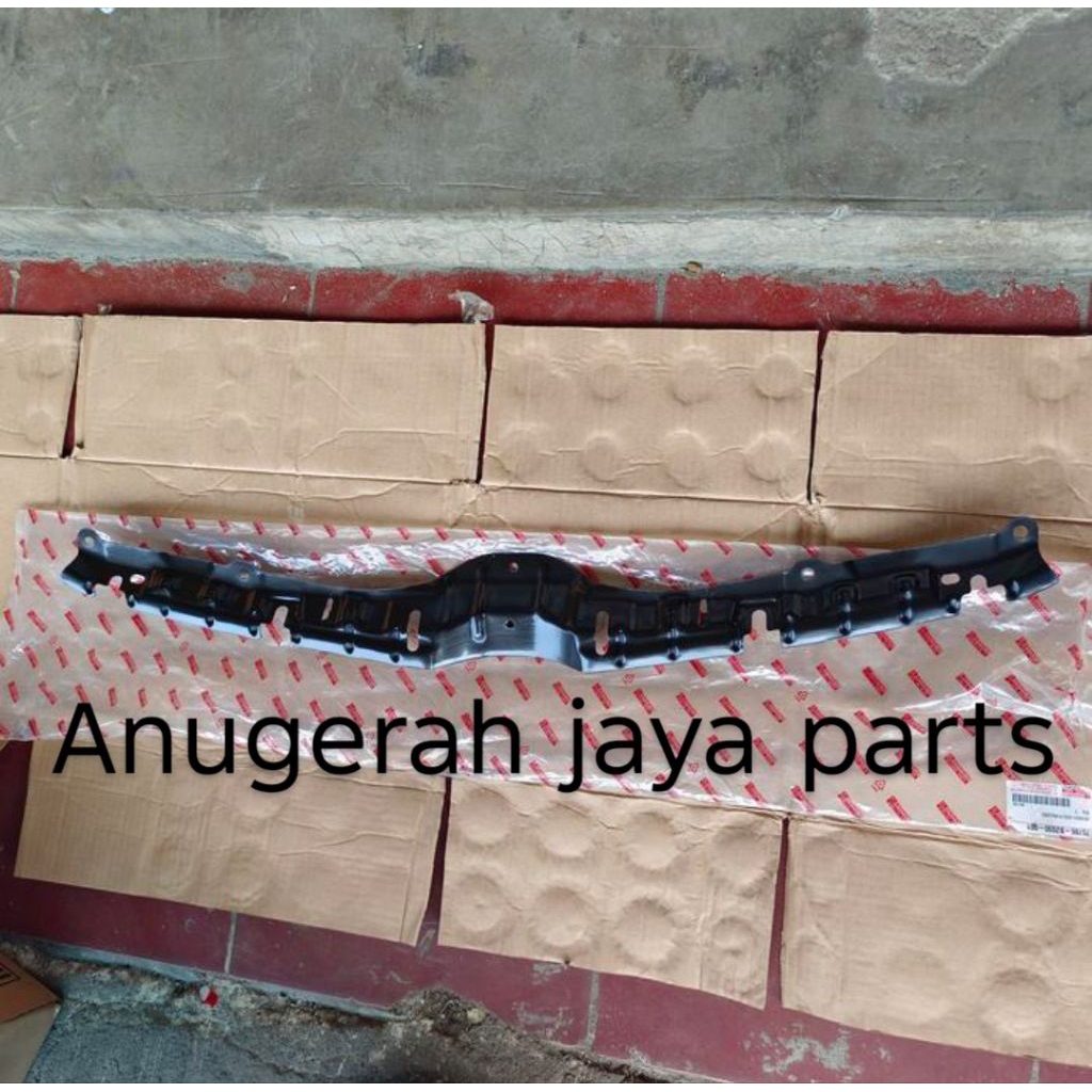 Retainer Kap Mesin / Dudukan List Kap Mesin Avanza Xenia Vvti Original