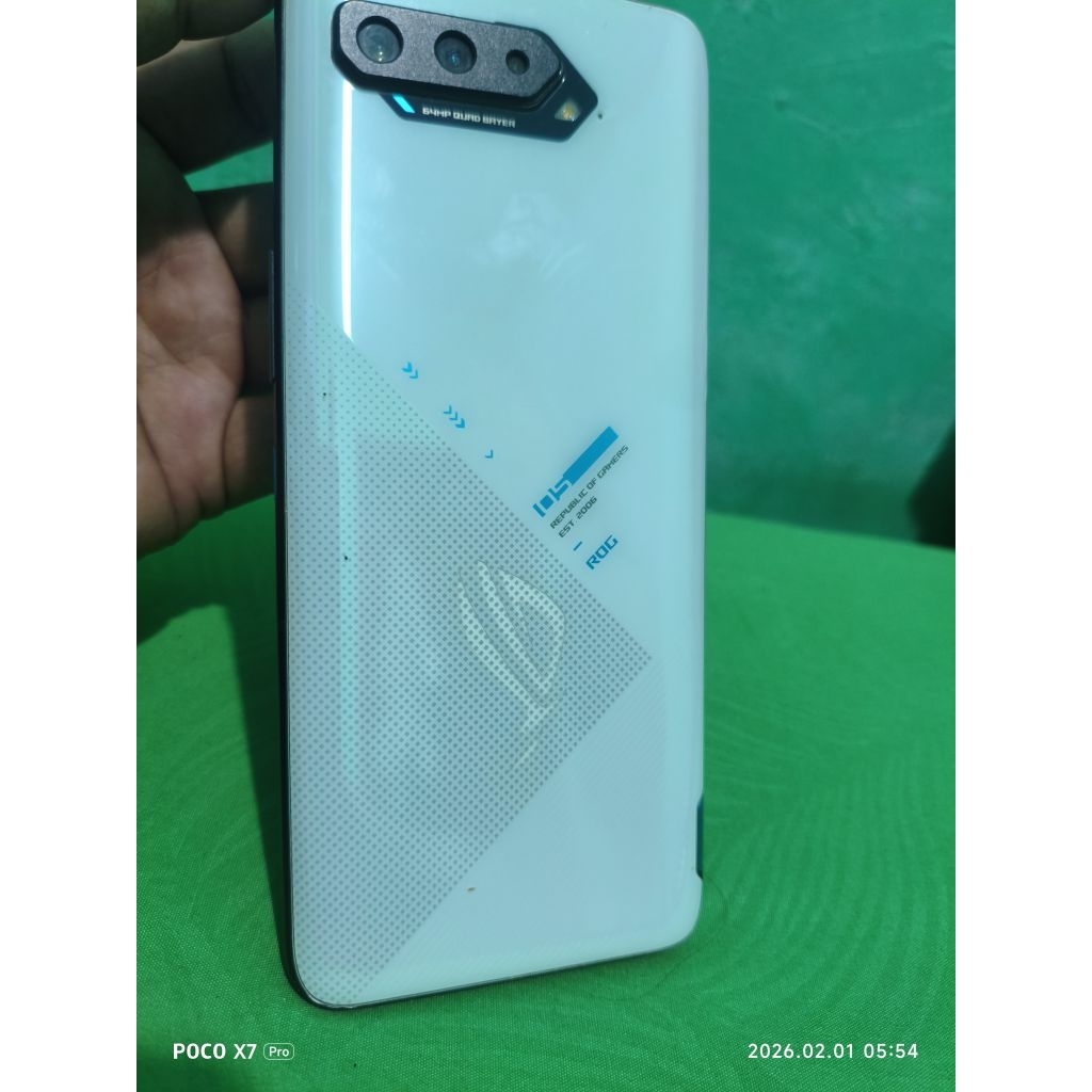 backdoor asus rog 5/5s warna putih minus