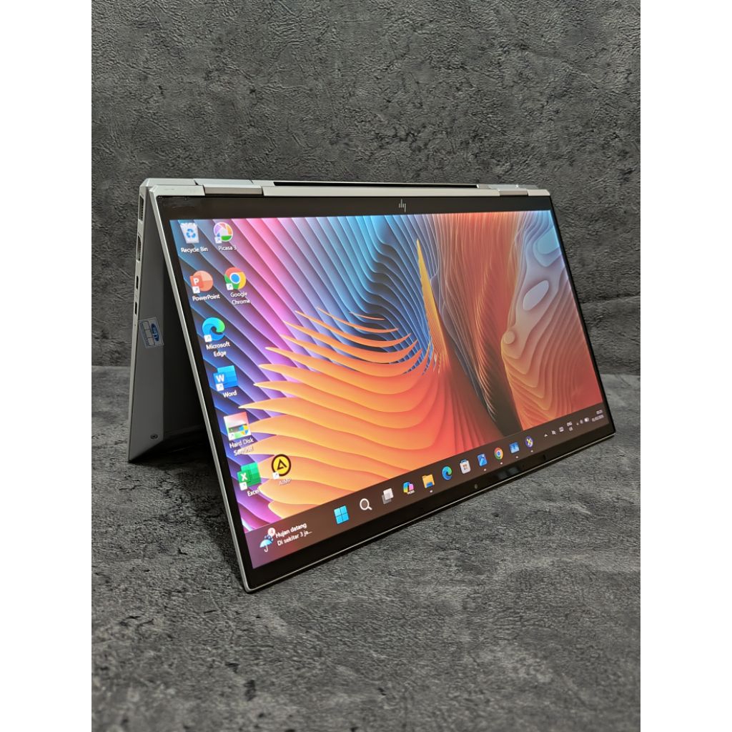 Laptop Touchscreen HP EliteBook x360 1030 G7 Intel Core i7 vPro -10610U RAM 16GB SSD 256GN Intel UHD