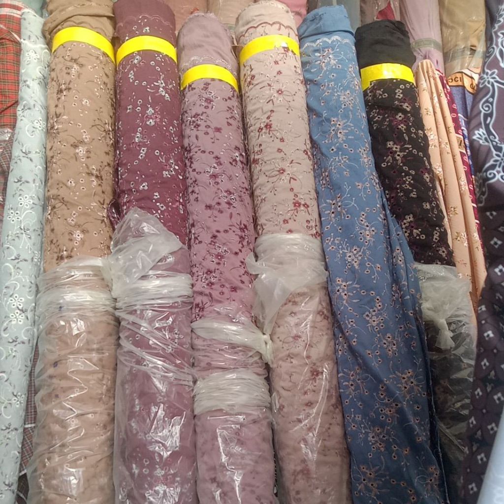 KAIN COTTON EMBROIDERY/ KATUN BORDIR/KATUN MOTIF BOLONG-BOLONG