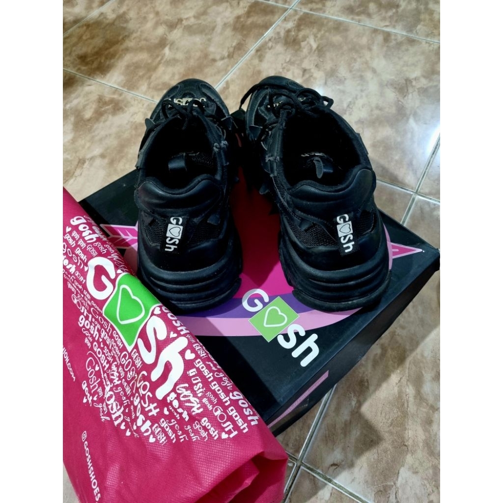 sepatu Gosh art 199 second