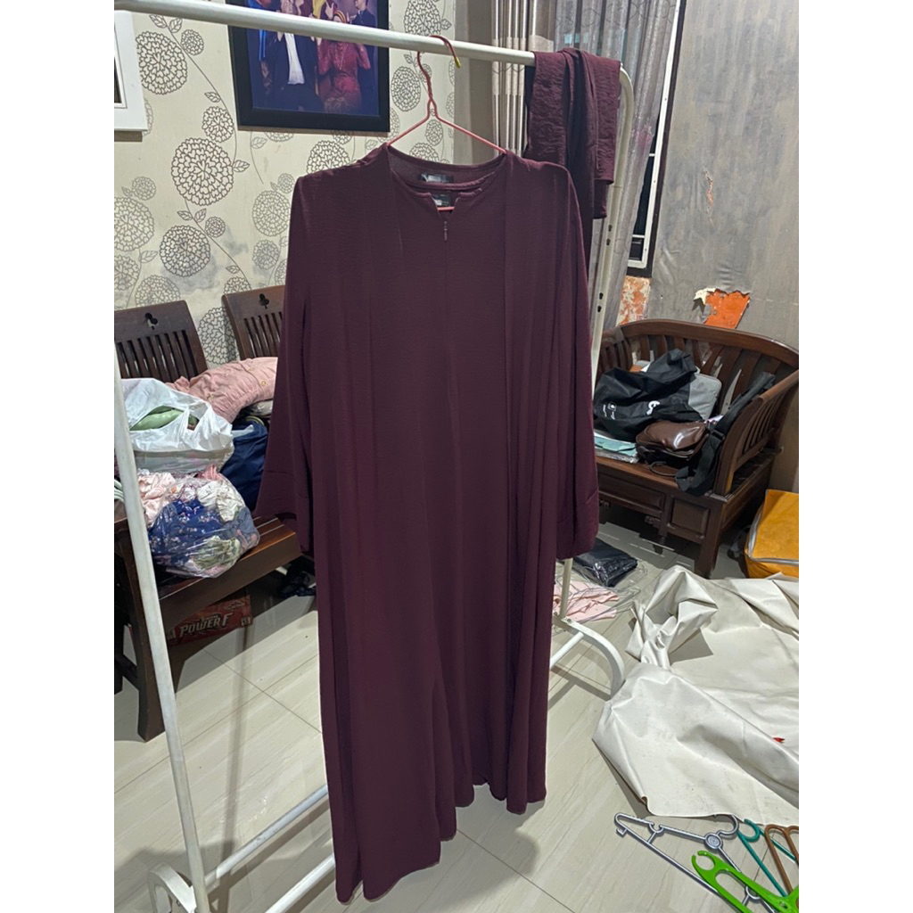 abaya maroon