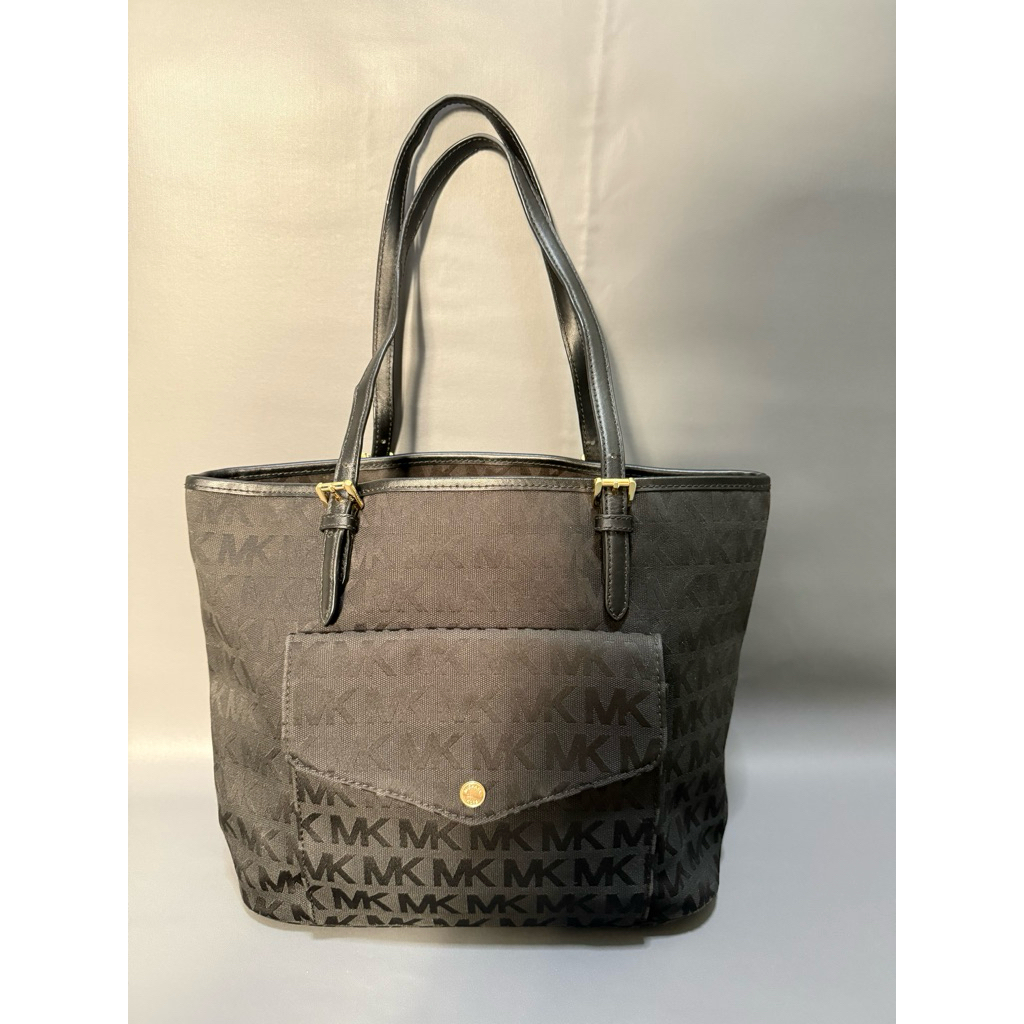 MK Signature JetSet Item Solid Black Medium Pocket Multi Function Tote ( BISA SPAYLETTER KONFIRM )