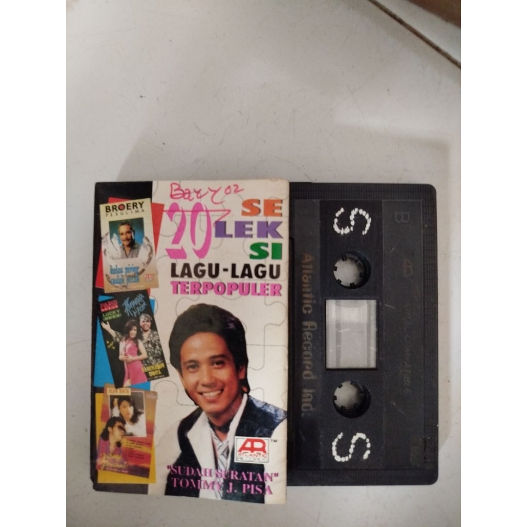 Kaset 20 seleksi lagu lagu terpopuler
