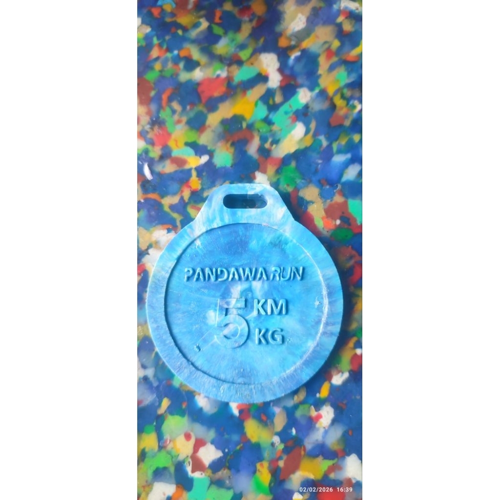 Medali Daur Ulang Sampah Plastik