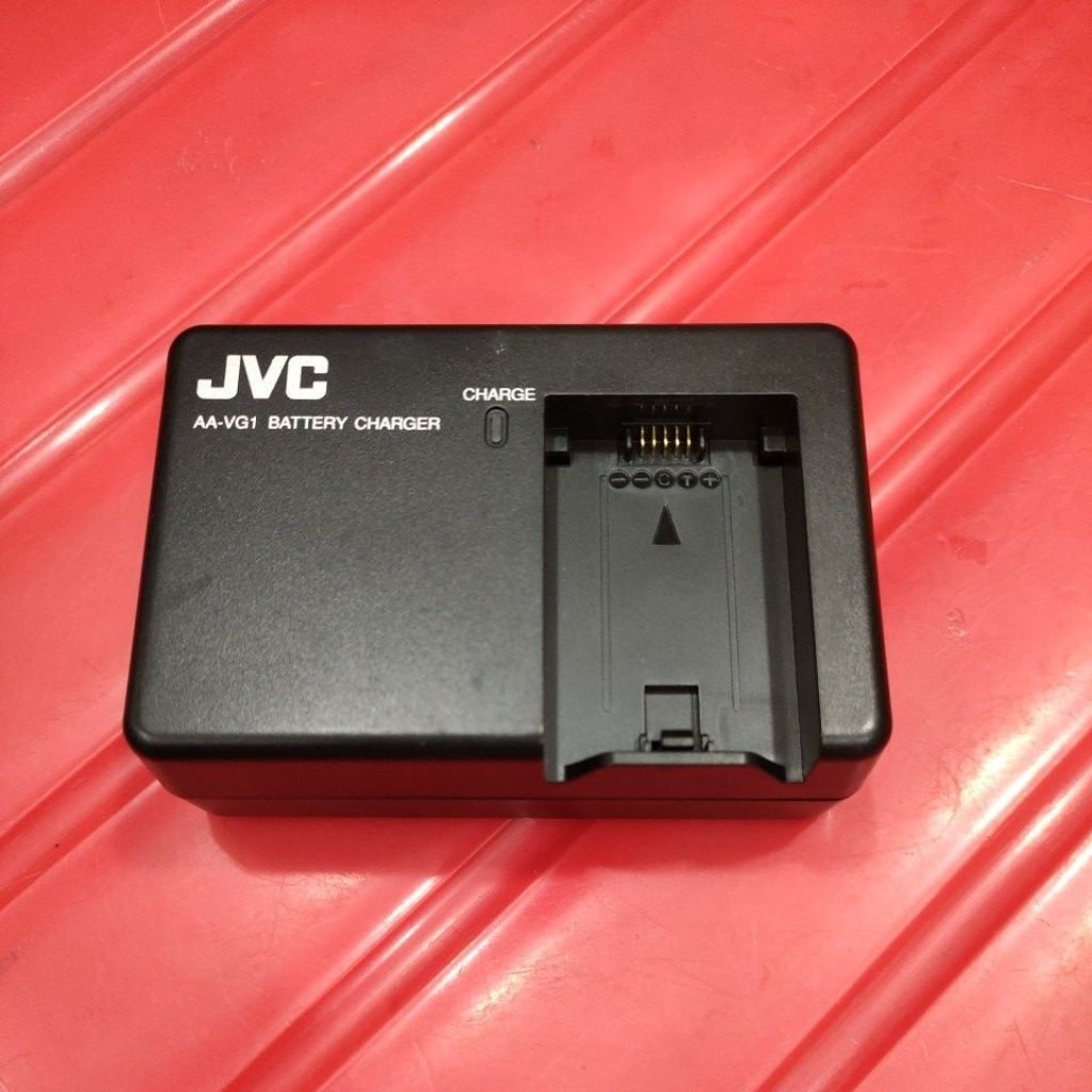 charger JVC AA-VG1