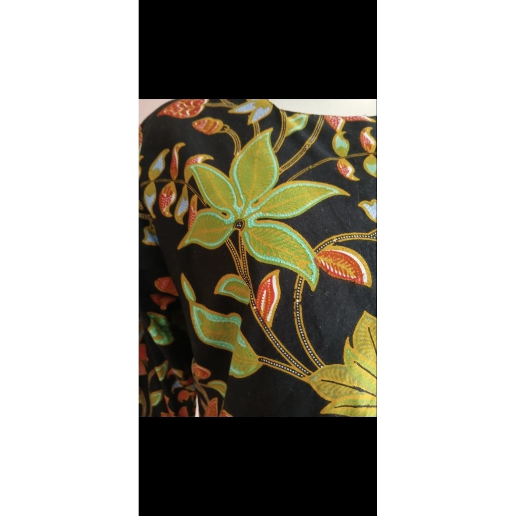 Hem batik wanita