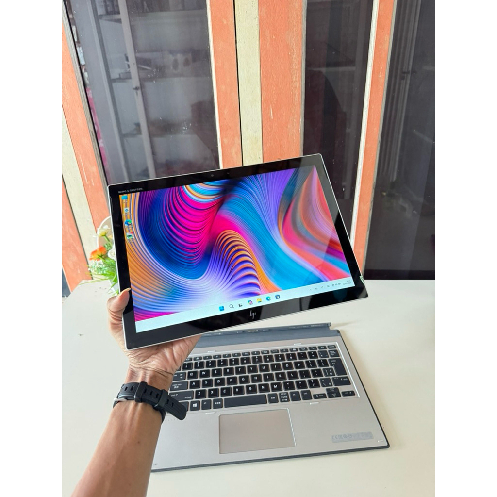 Laptop 2in1 HP Elite X2 Core i5 Generasi 8
