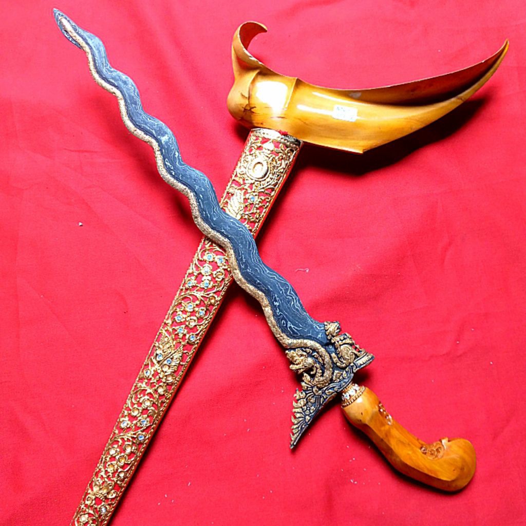 Koleksi Budaya Dapur Nogo Sosro Singo Luk 13 Kinatah Kamarogan Sepuh Emas