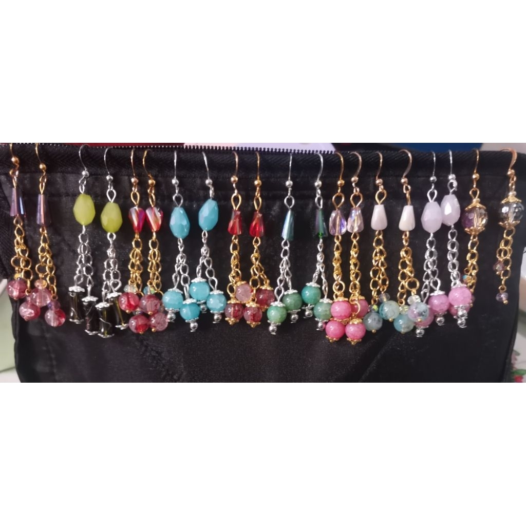 Anting-anting manik model panjang