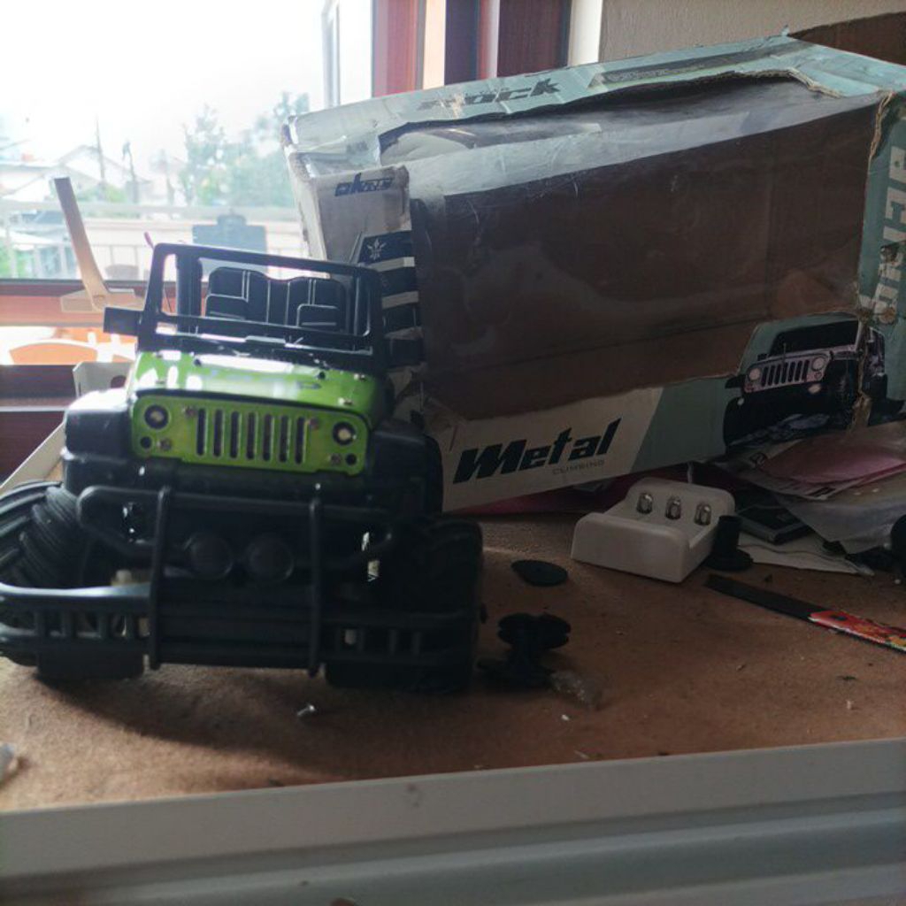 RC Offroad Jeep Mainan Mobil remote murah Pake batre Cas Mobil Remote Offroad Body Metal