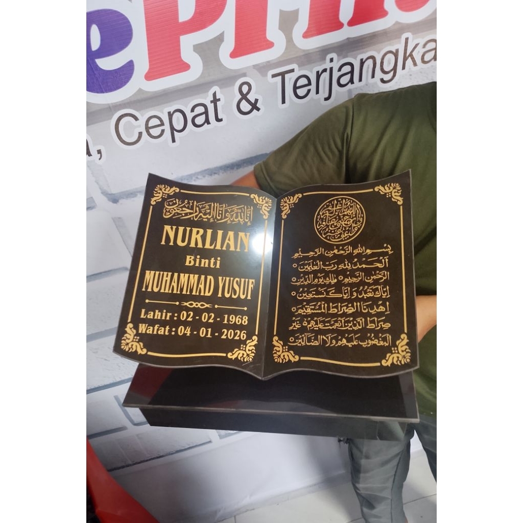 BATU NISAN MODEL DUDUKAN