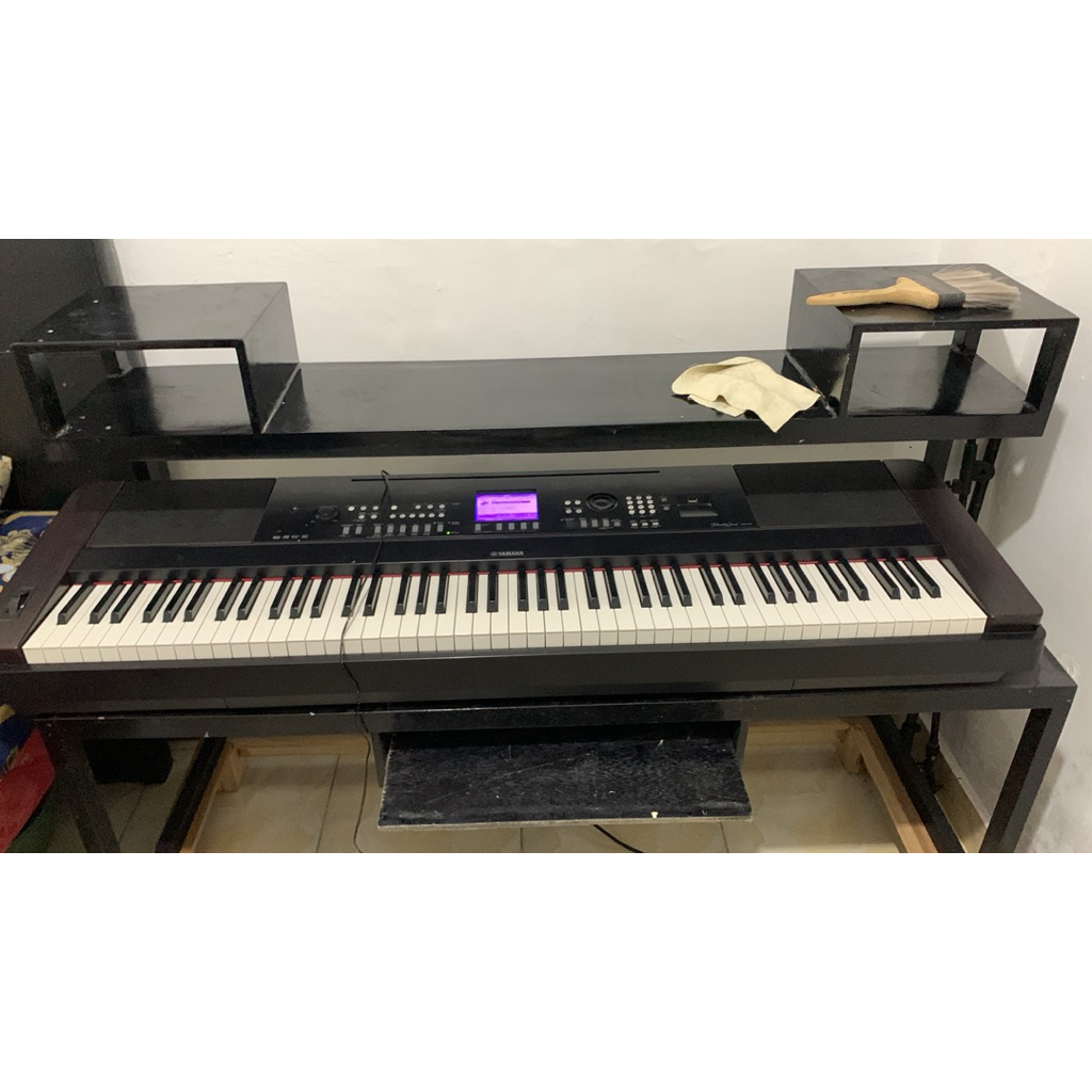 Yamaha Portablegrand DGX 650