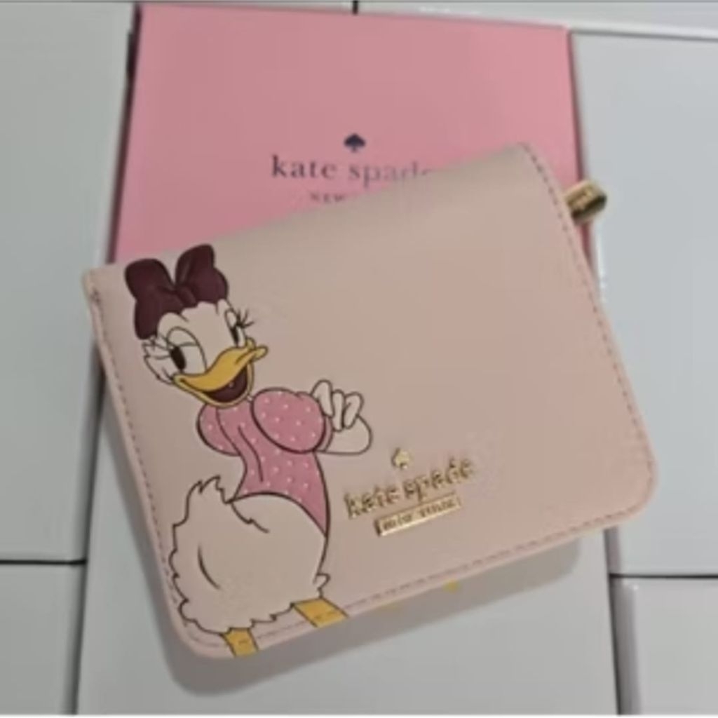 ks wallet Disney+box