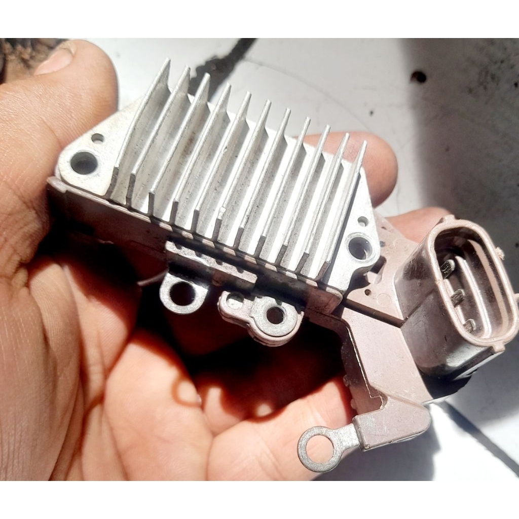IC REGULATOR DINAMO AMPER TOYOTA KIJANG KAPSUL 7K