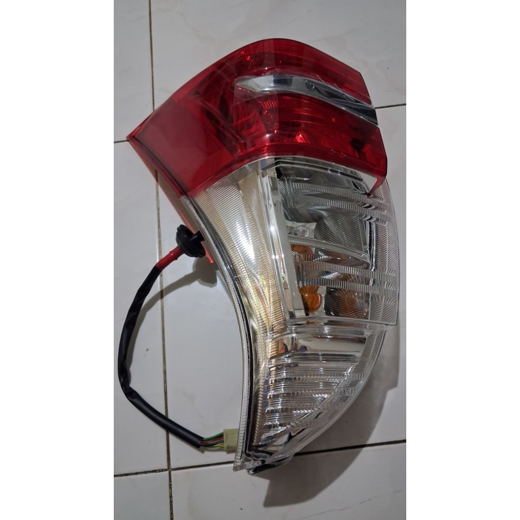 Cover lampu avanza 2020