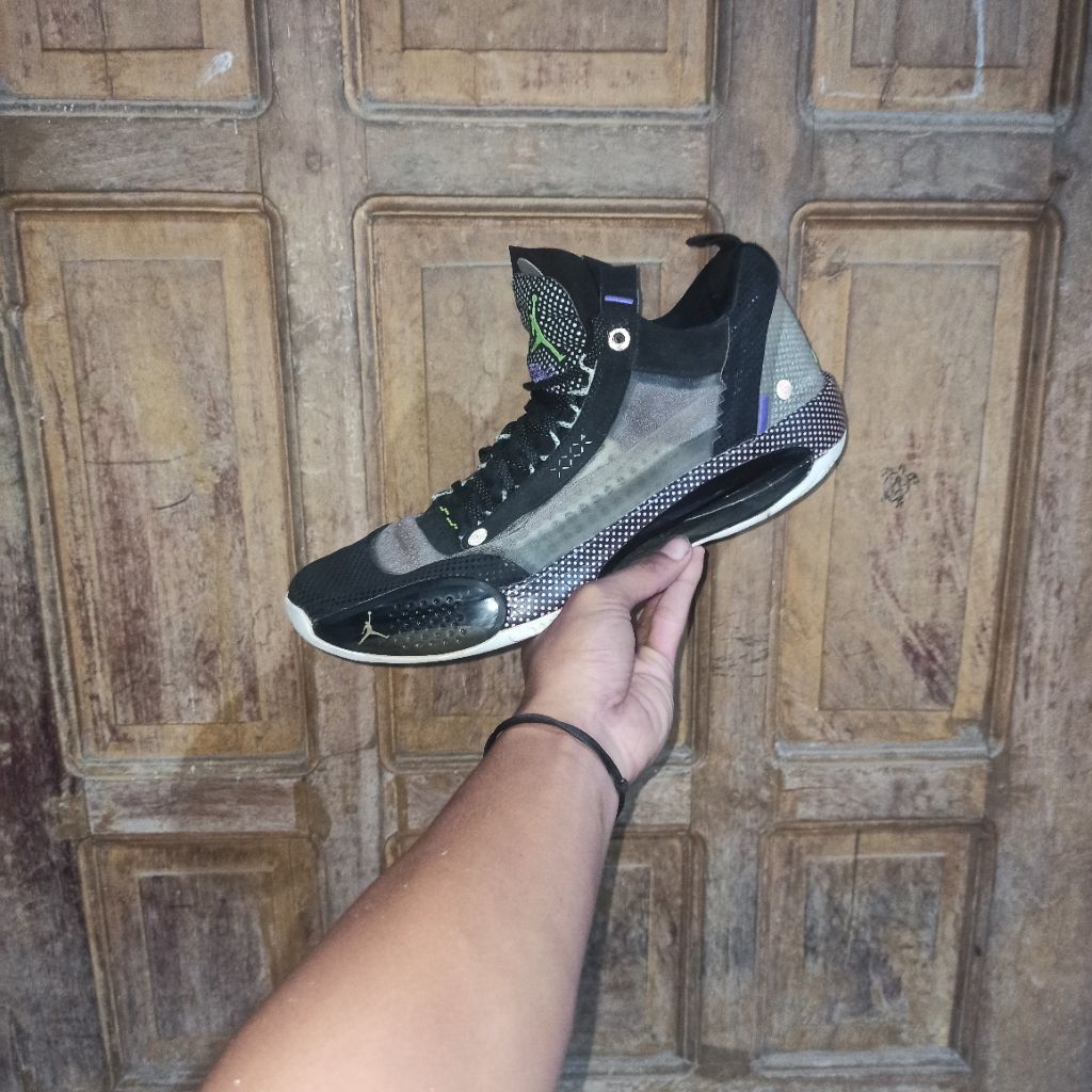 sepatu basket second air jordan 34 size 46(baca deskripsi)
