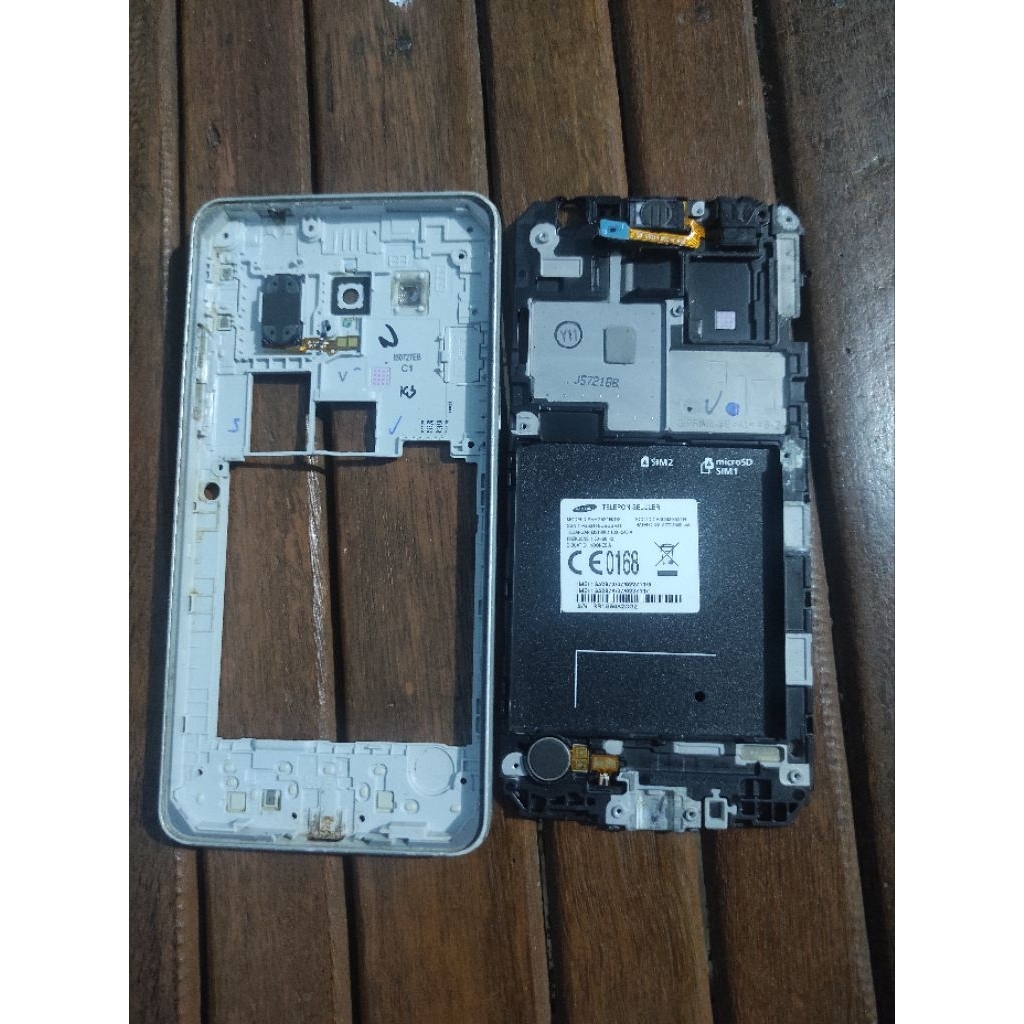 frame LCD tulangan tengah Samsung J2 prime