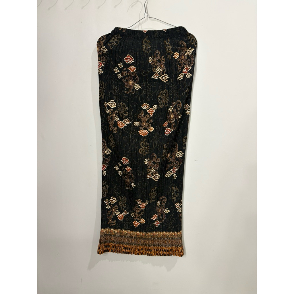 PRELOVED ROK KEBAYA BATIK PLISKET