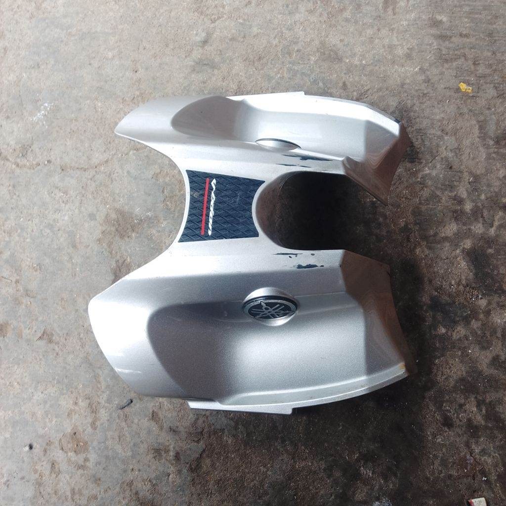 COVER BODY TENGKI ATAS UNTUK MOTOR YAMAHA VIXION NEW UNIVERSAL ORIGINAL BEKAS COPOTAN SECOND