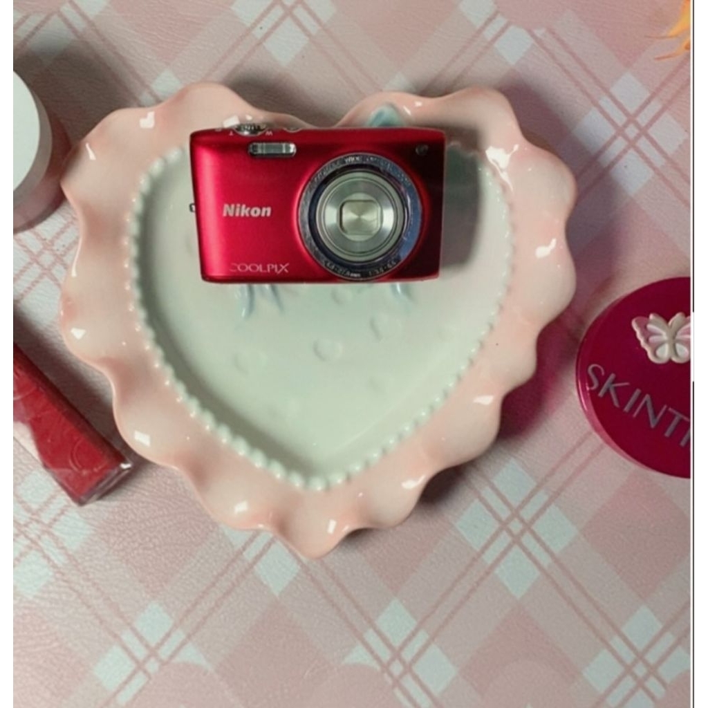 kamera digital pocket Nikon Coolpix S2700