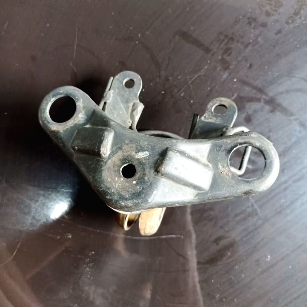 Original bracket pangkon segitiga kupu kupu T atas Yamaha X1r x1R jupiter mx thailand Original