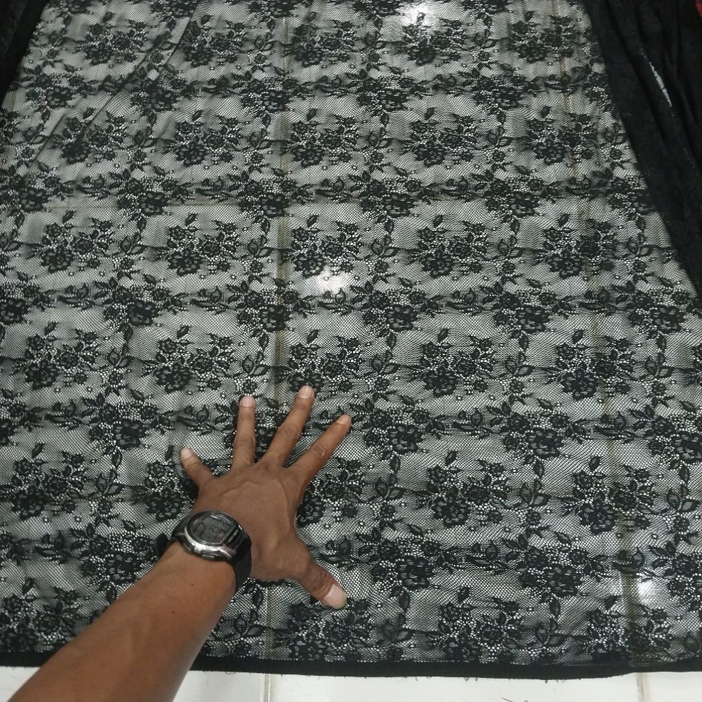 KAIN/BAHAN BRUKAT MELAR/STRETCH/MOTIF ANTIK/BRUKAT KEBAYA(Harga per 0,5 meter)