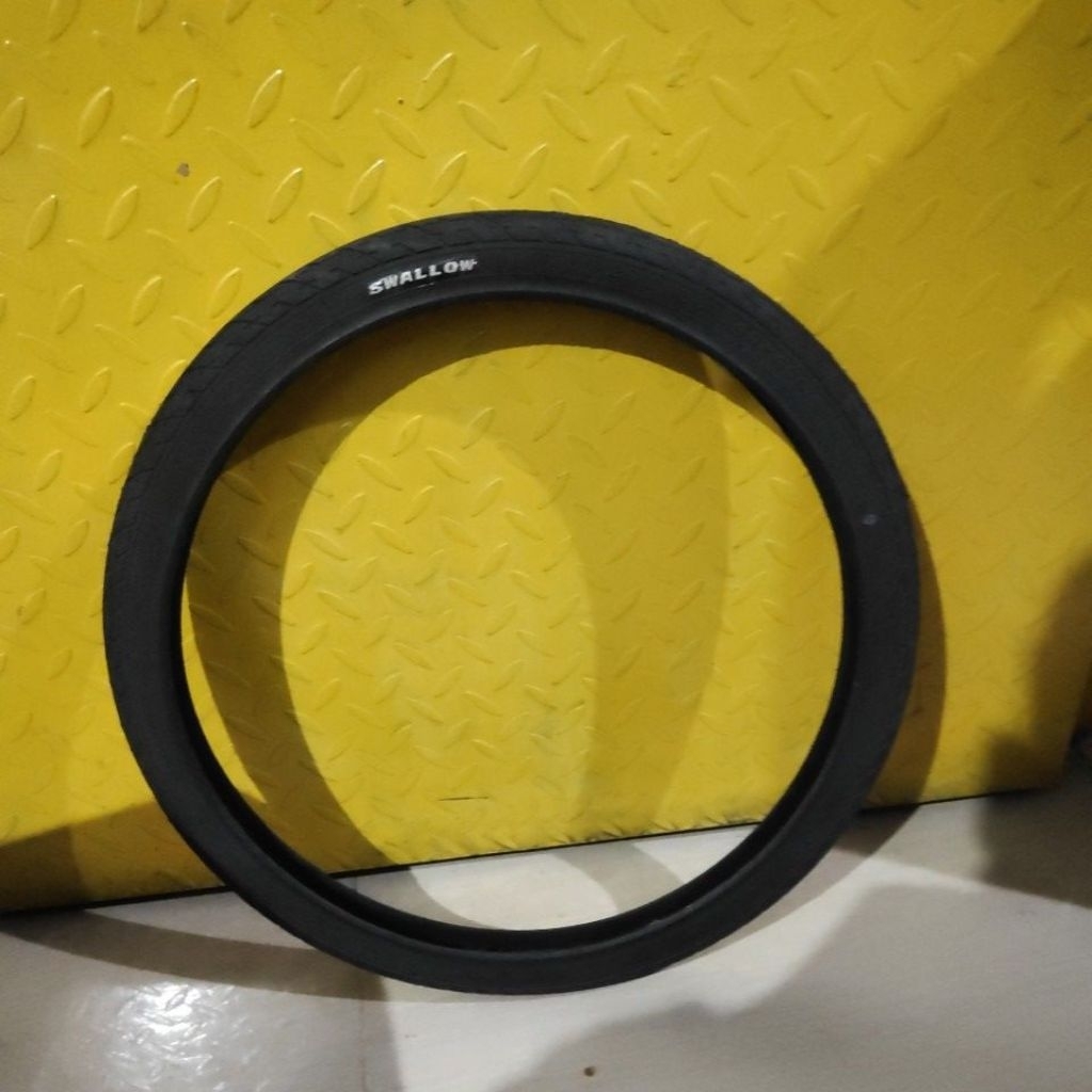 Ban Luar Sepeda 20 x 1.50 Swallow