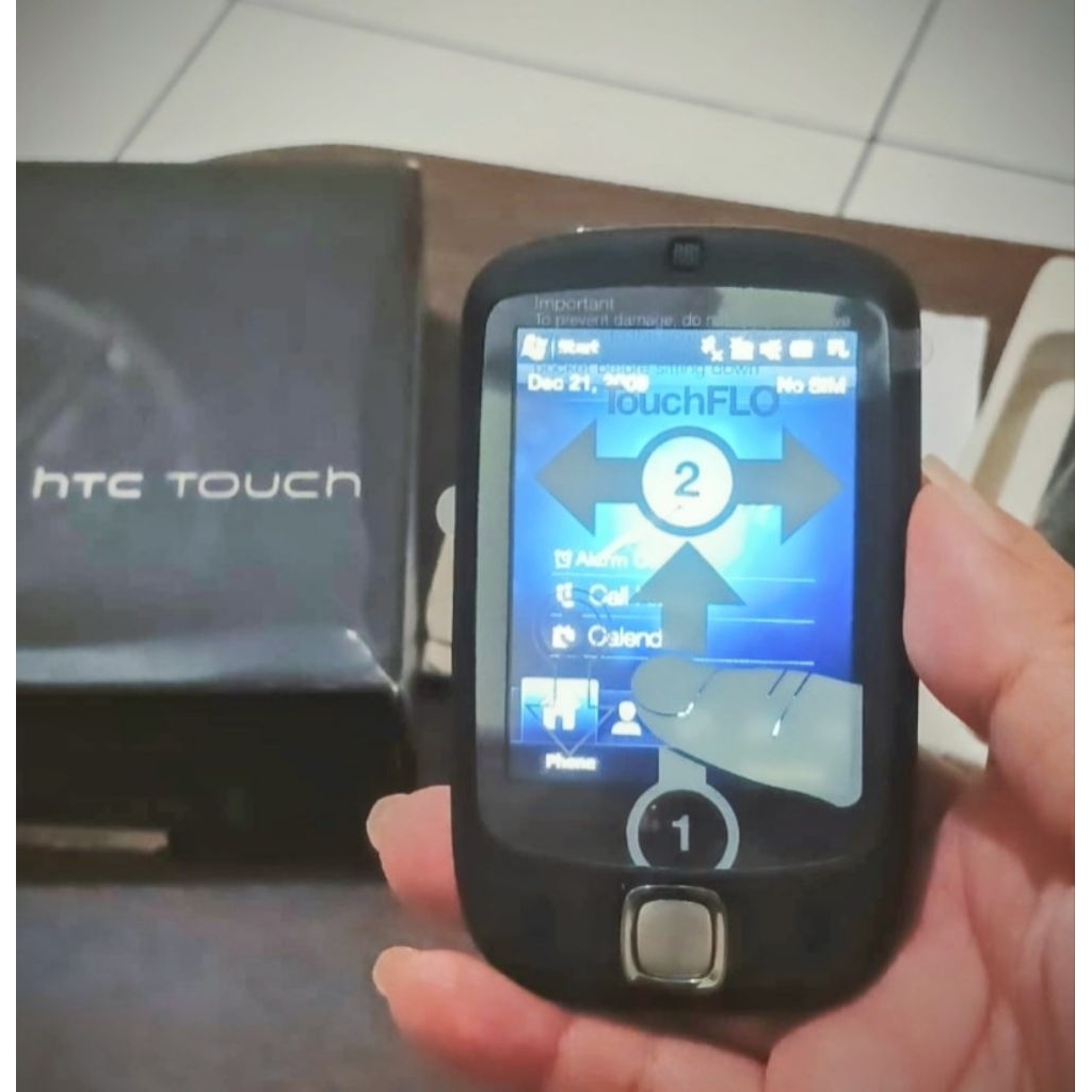 HTC Touch Gen 1 PDA Windows Jadul Langkah tahun 2006/2007 BNIB Kondisi Like New Lengkap Normal.