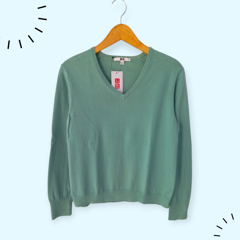 Uniqlo Sweater Rajut Knitwear Hijau Mint Lengan Panjang Wanita