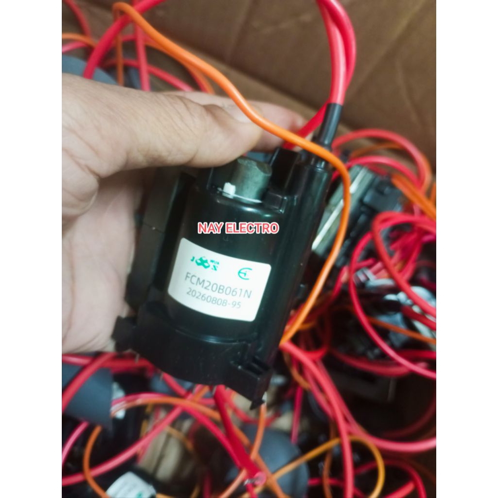 PLAYBACK FLYBACK FBT TV FCM20B061N ORIGINAL