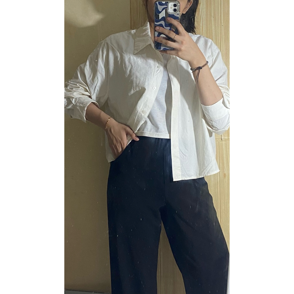 kemeja putih crop