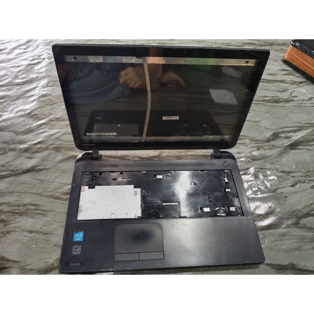kesing cesing casing case laptop toshiba C55T-B5230