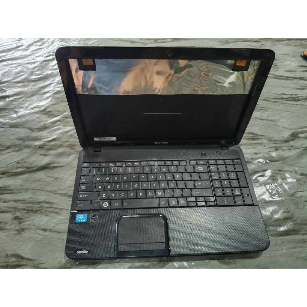 kesing cesing casing case laptop toshiba C850