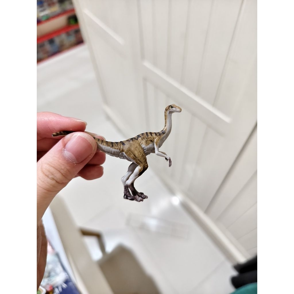 Mainan Jurassic World Captivz 30th anniversary Edition Gallimimus