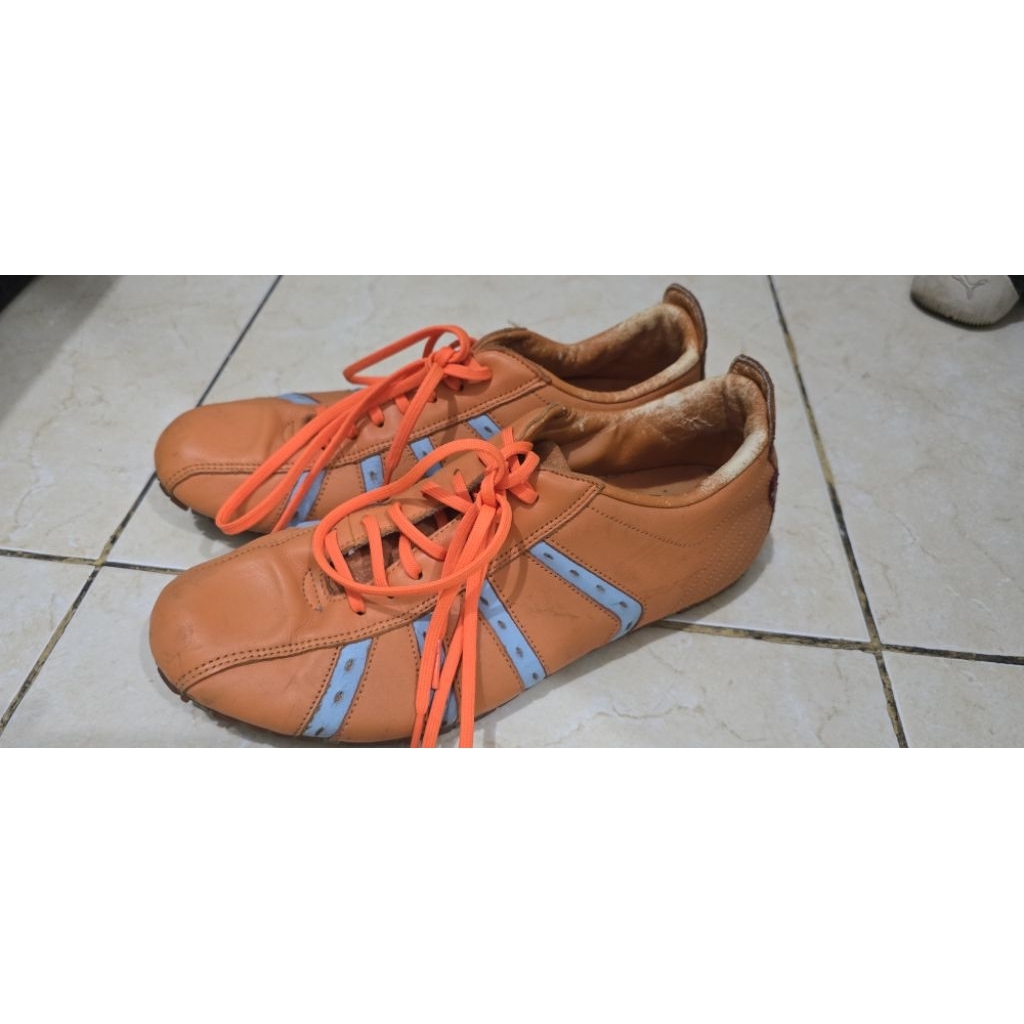Sepatu Levis size 46