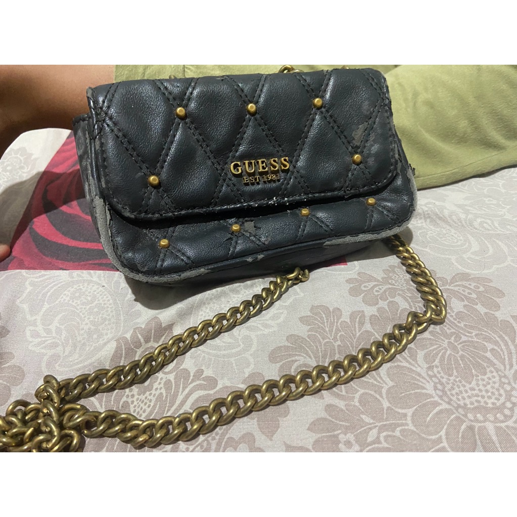 Tas Guess selempang wanita