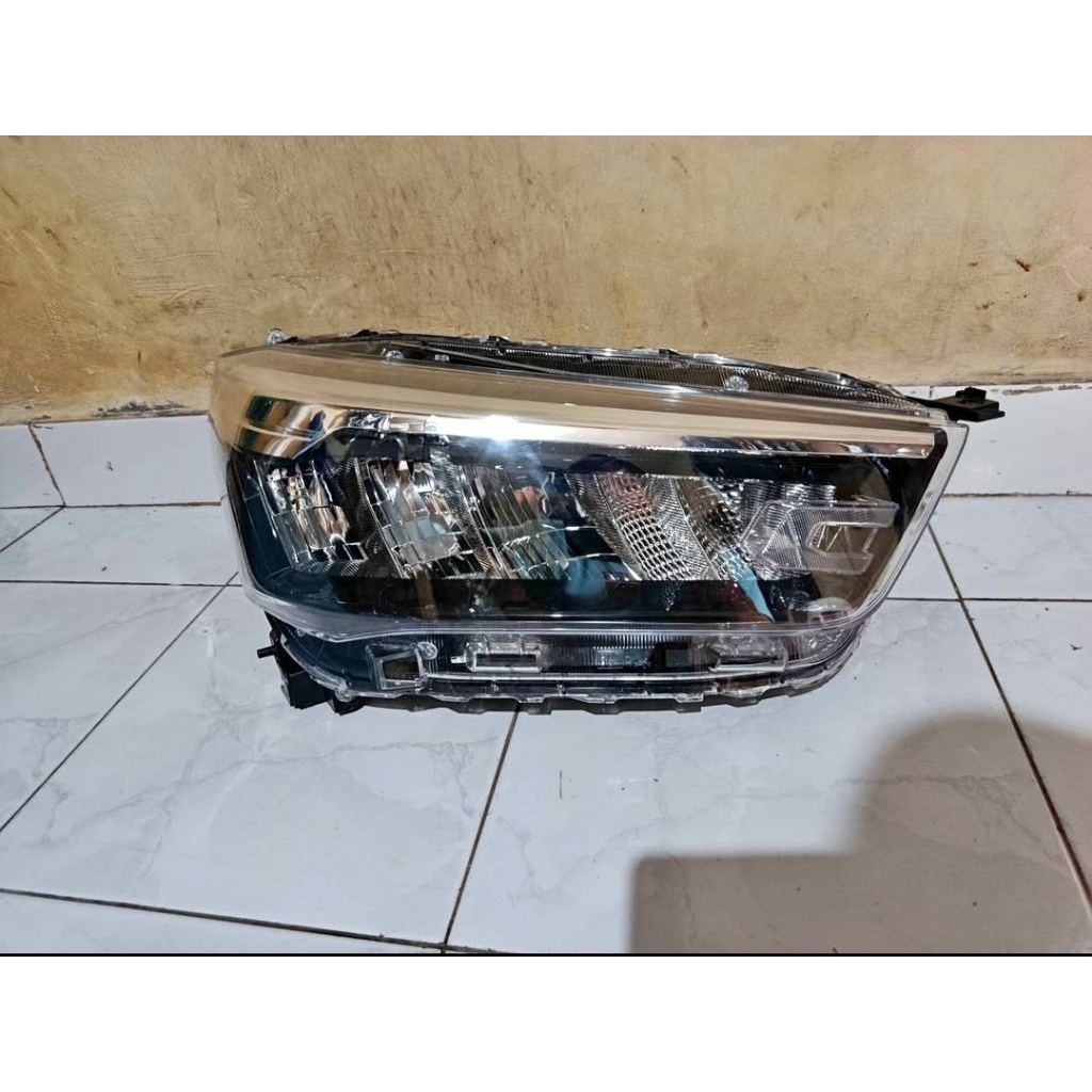 Headlamp Lampu Depan Daihatsu Rocky Toyota Raize G LED Non DRL Original