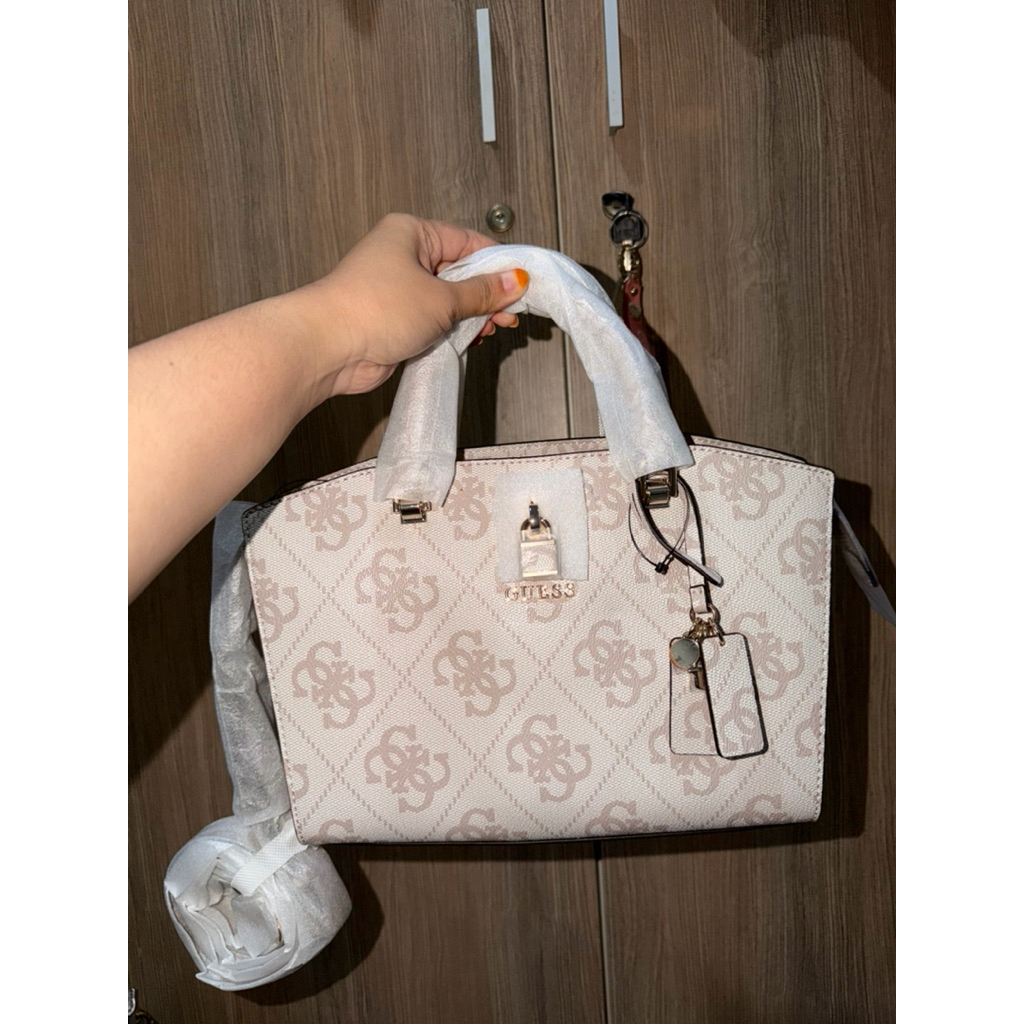 TAS GUESS QUEENSLAND LUXURY SATCHEL NEW