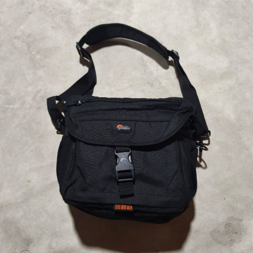 Tas kamera Lowe Alpine nova 180 aw hitam
