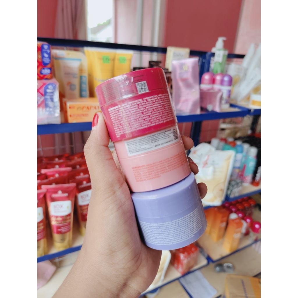 Moisturizer/Serum pomegranate, blueberry, retinol.