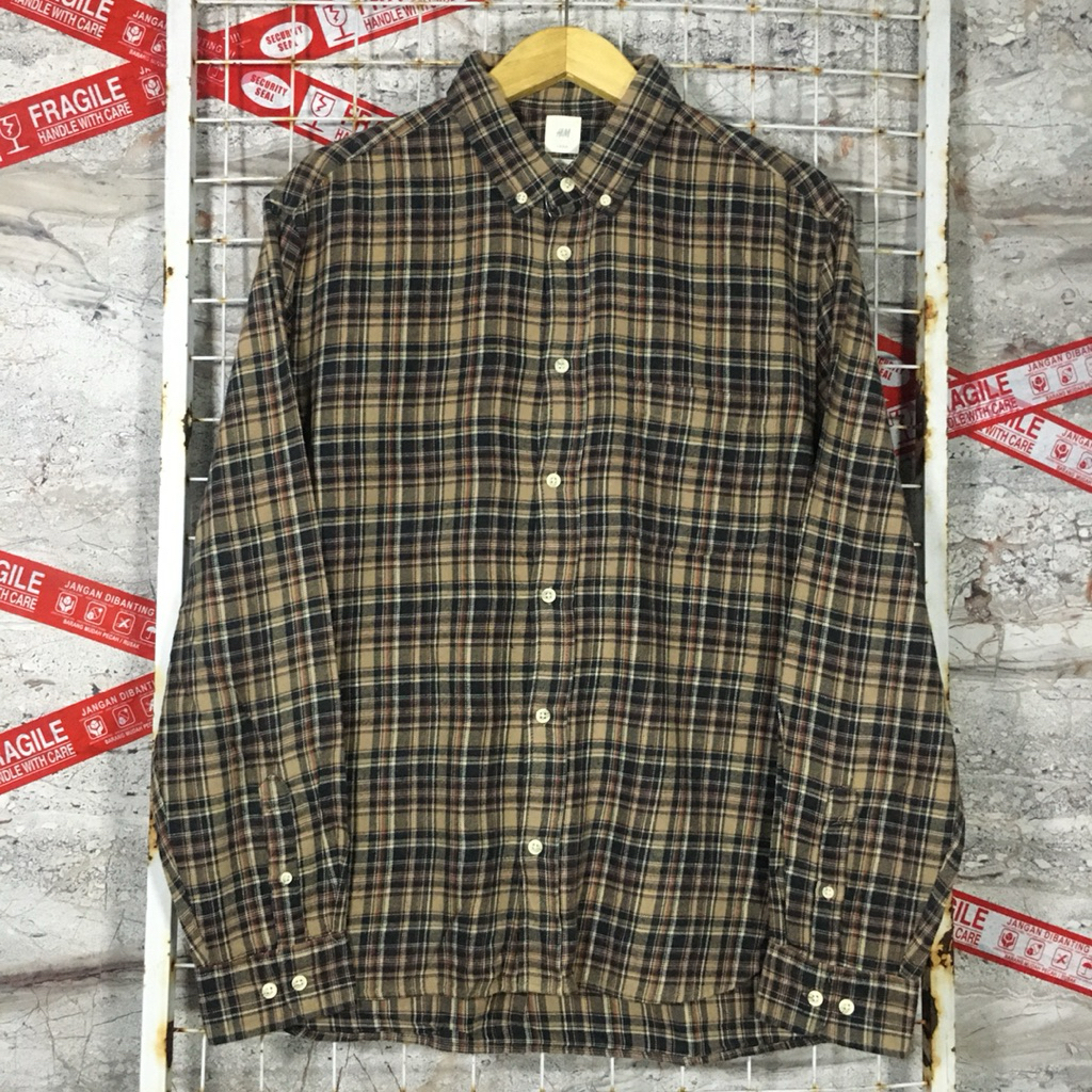 Kemeja Flannel Flanel Motif Kotak Size XL Second Brand Original . 05916