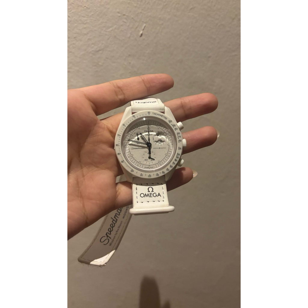 Omega x Swatch Snoopy