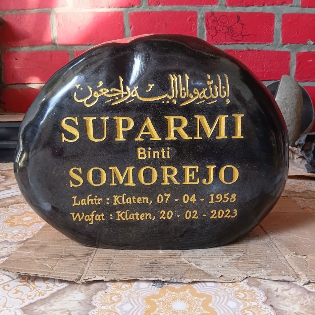 nisan makam batu alam full poles/papan nama makam/nisa batu kali