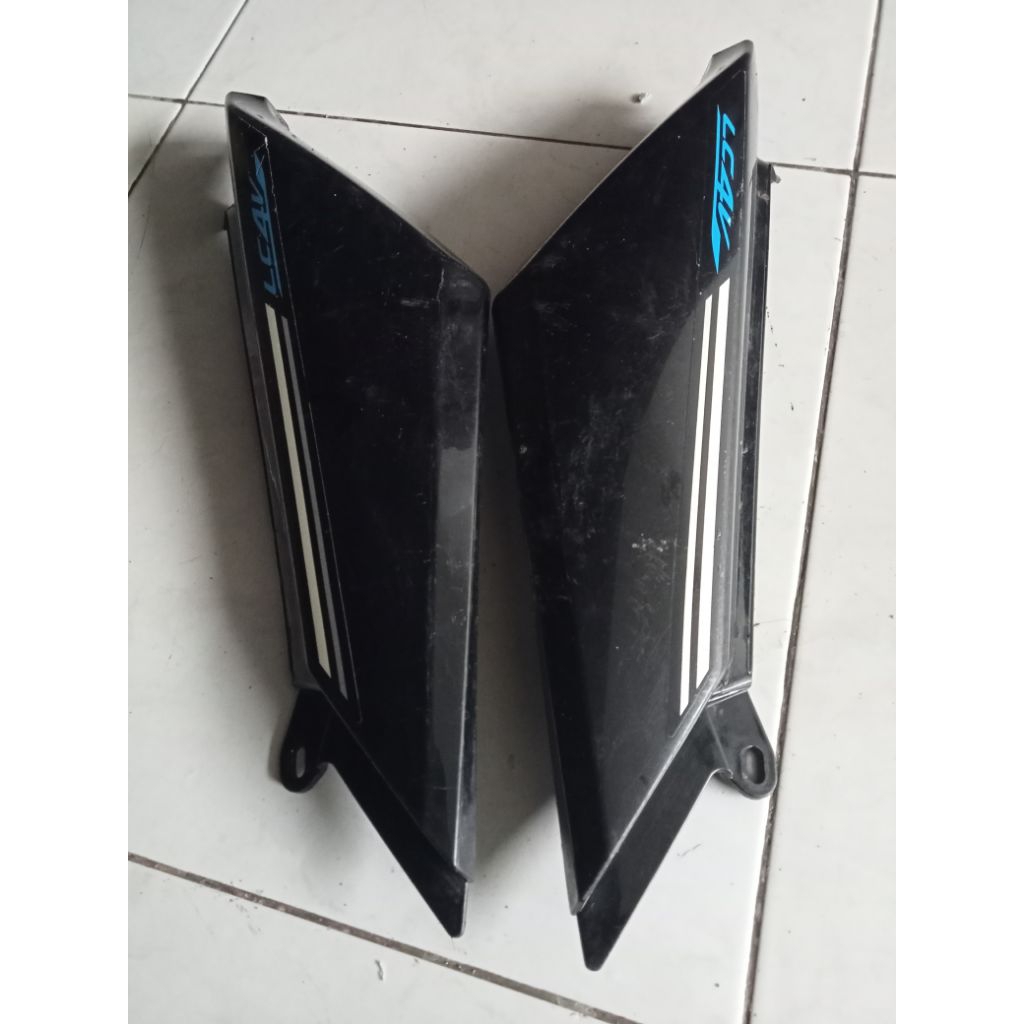 Cover body halus tengah Vixion new advance oryginal copotan motor