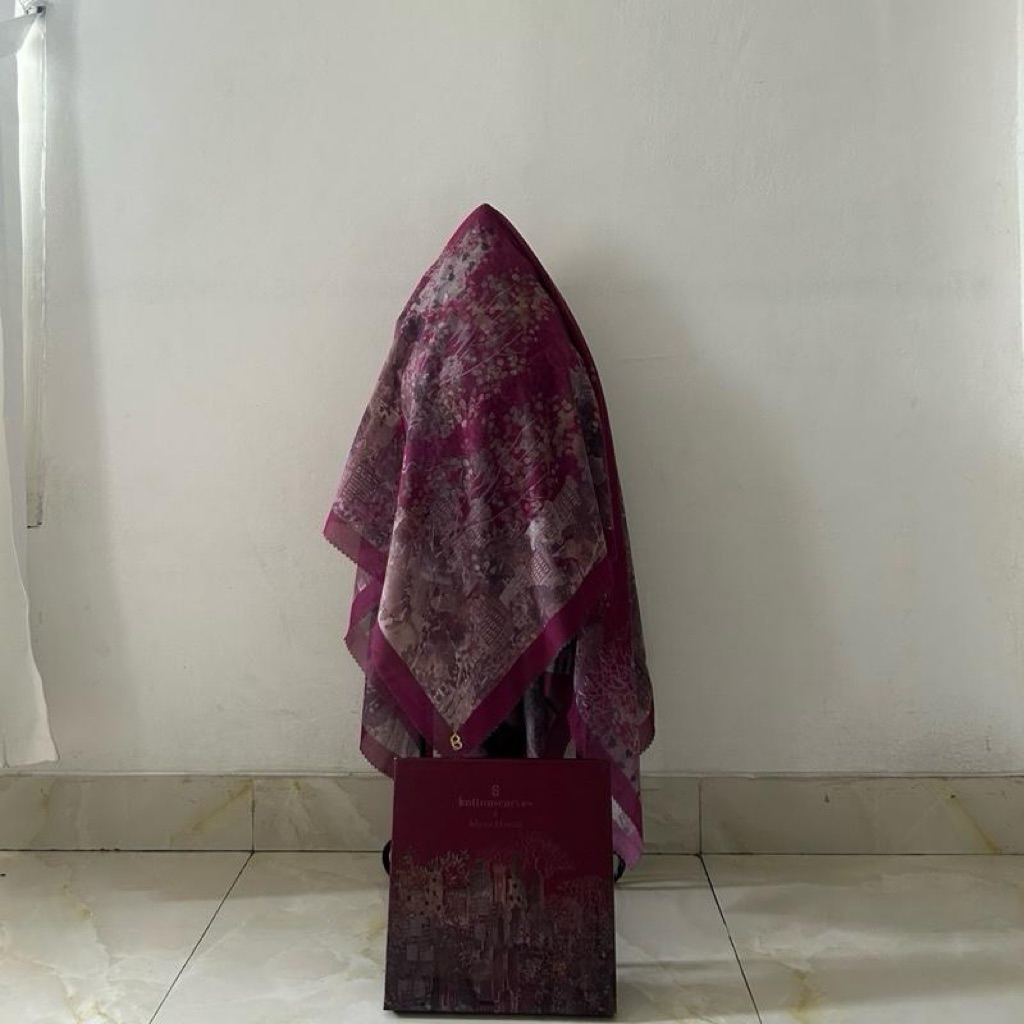 Buttonscarves x Allysa Hawadi NEW YORK REBORN SQUARE - CHELSEA