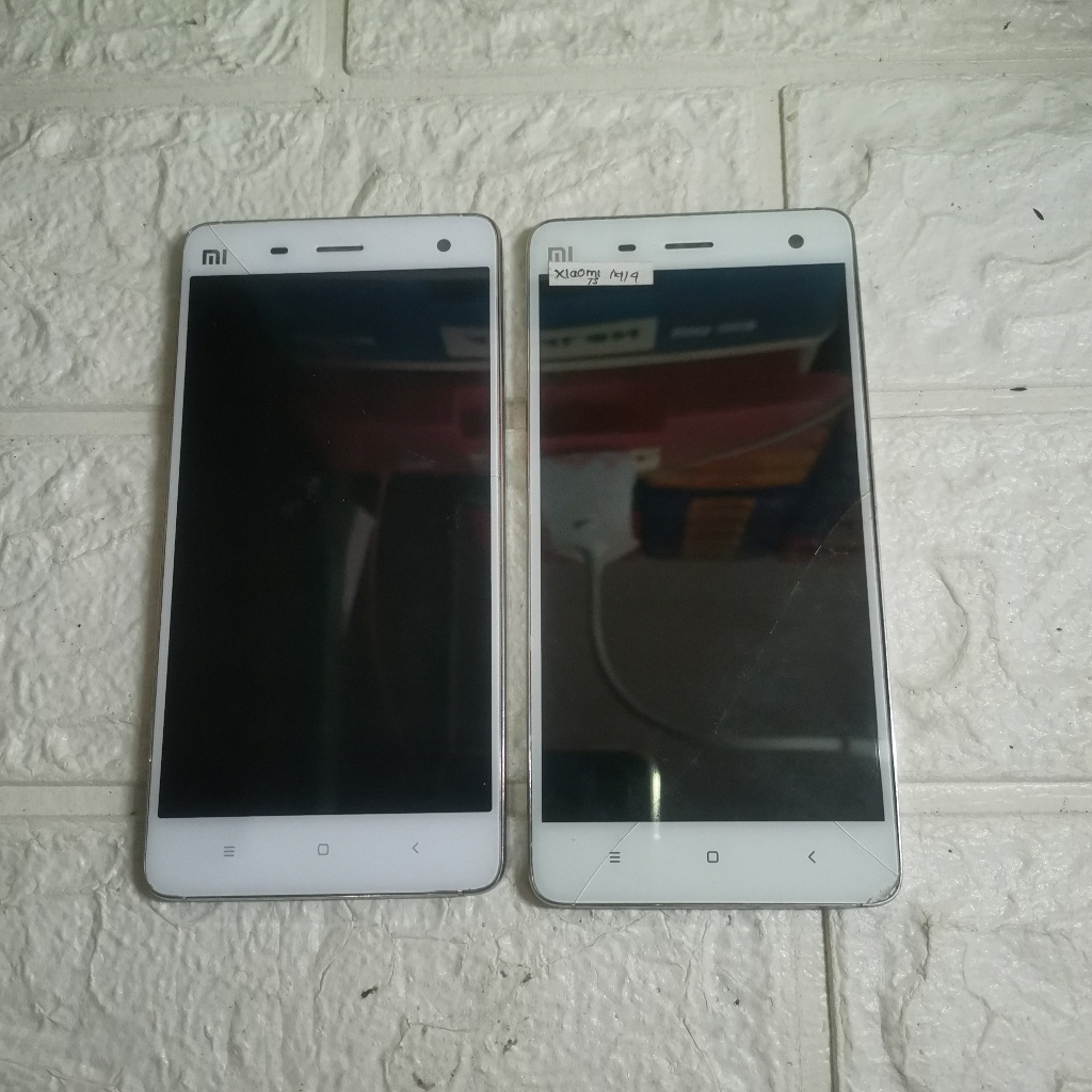 LCD Frame Xiaomi MI 4 Minus (lihat Foto Variasi) Original Copotan | Abhira Store